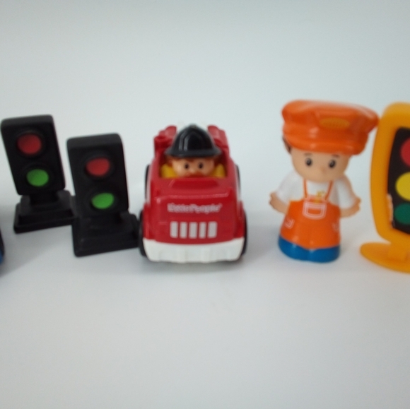 Fisher-Price Little People Mattel 2009 Police Car Fire Engine Street Lights Set - Picture 6 of 9
